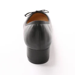 Ballerina's met klein hakje