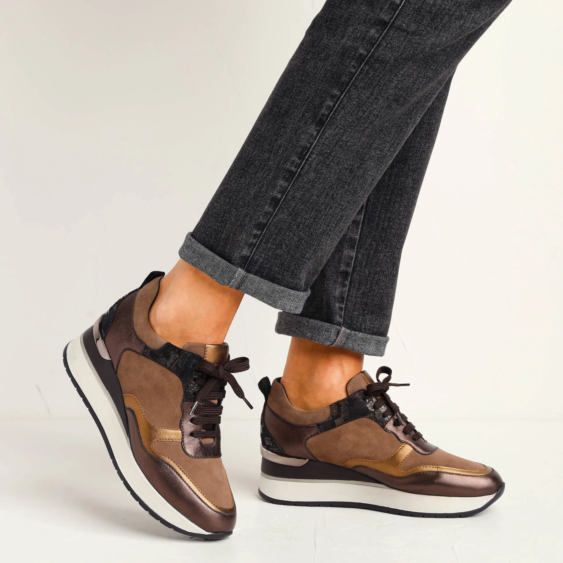 Baskets compensées cuir