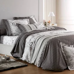 Bedlinnen Gabrielle in flanel met bloemenprint en kant