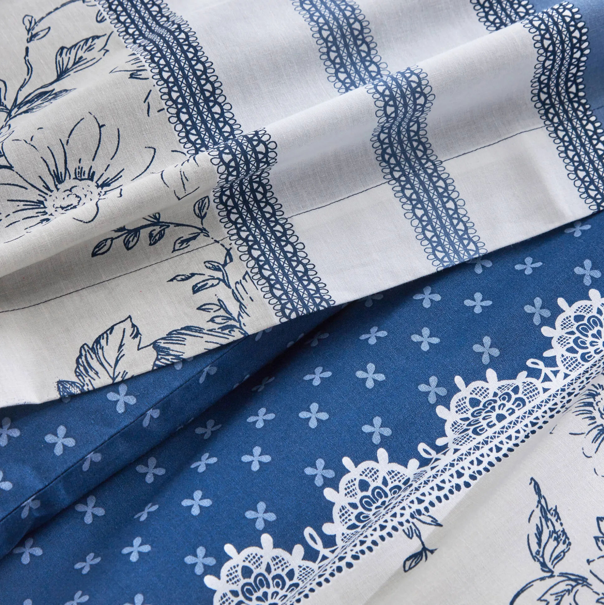 Bedlinnen Gabrielle in flanel met bloemenprint en kant