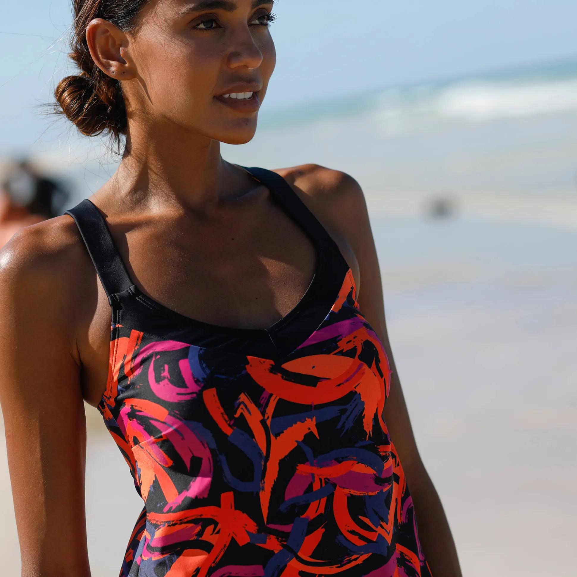 Bedrukte tankini met gekruiste rug Lohena, voorgevormde cups
