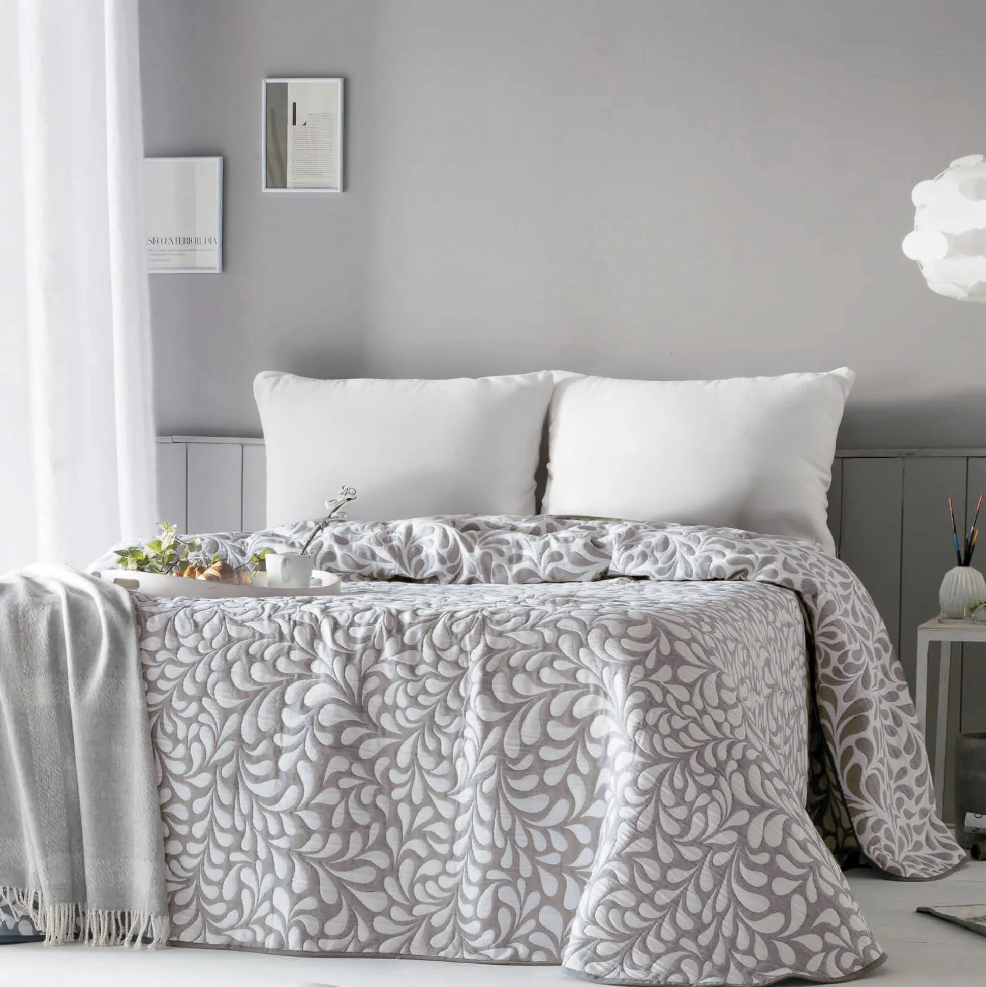 Bedsprei met "Bladeren" jacquardmotief