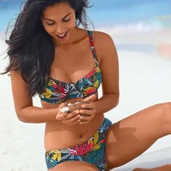 Bikinibeha in korfmodel Mores - met beugels