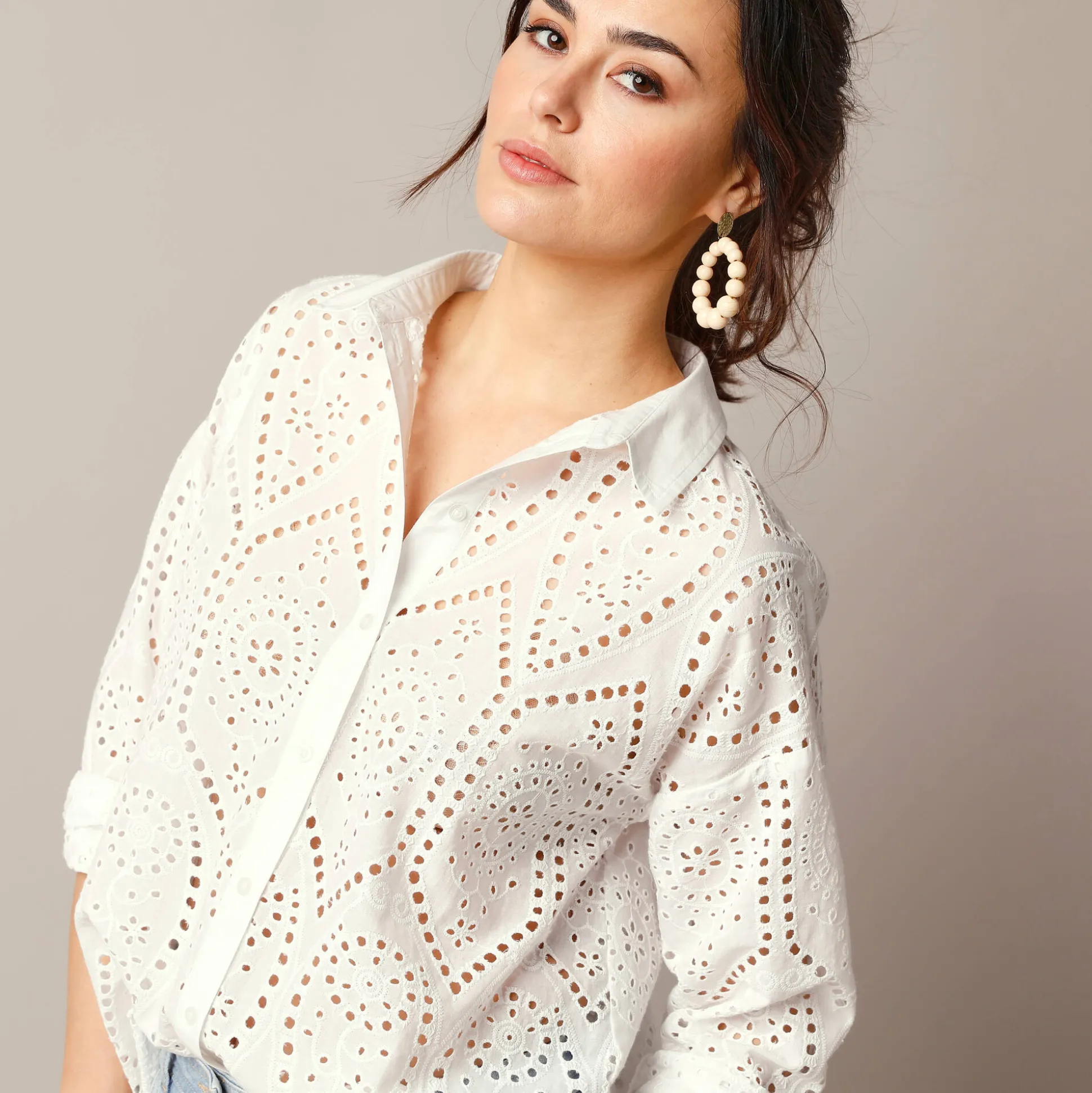 Bloes in broderie anglaise, lange mouwen