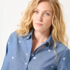 Bloes in chambray met knoopsluiting en hartjesprint