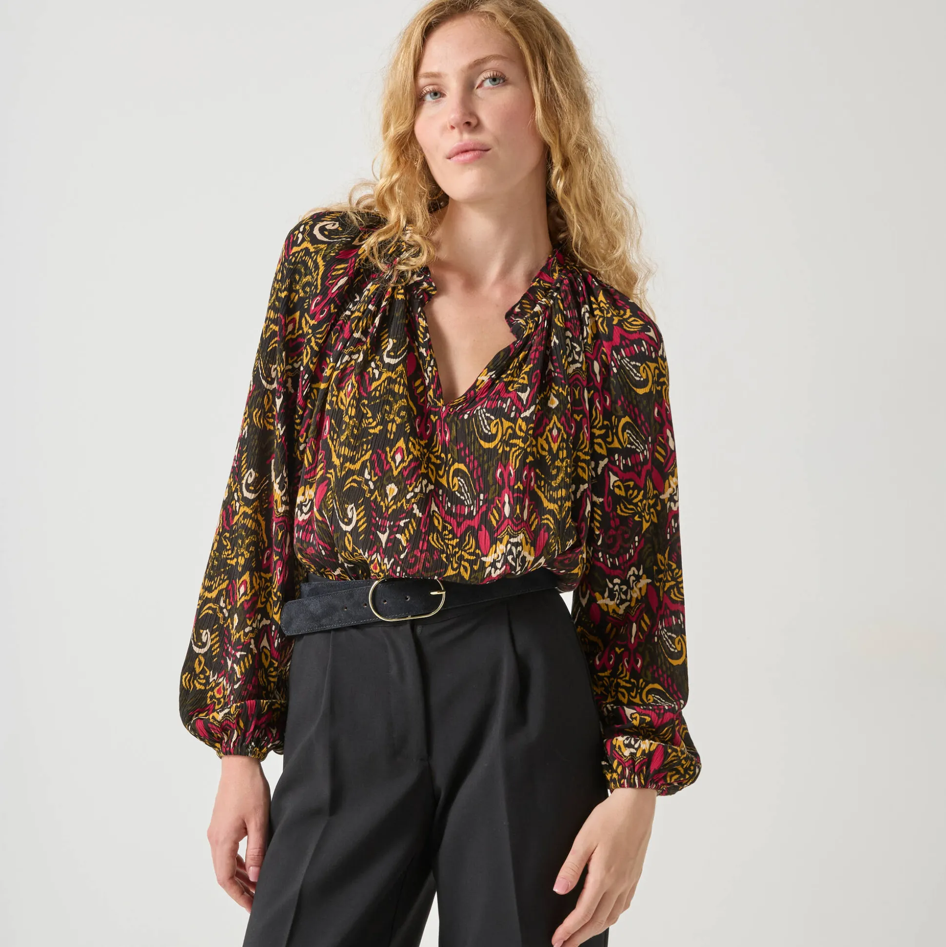 Bloes in creponvoile met etnische print