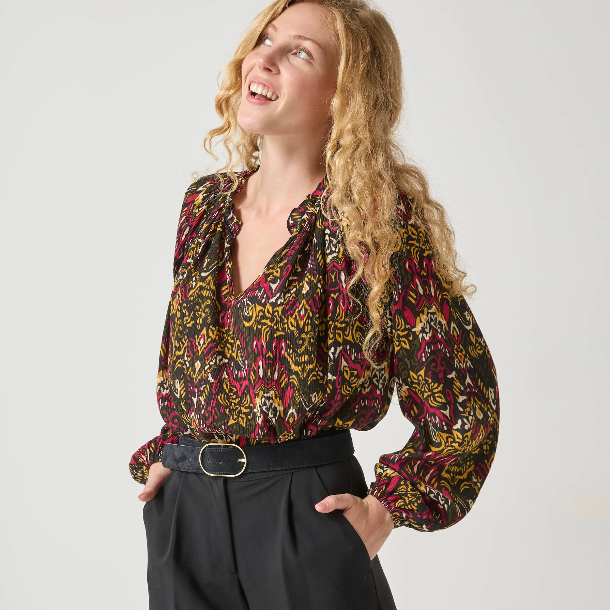 Bloes in creponvoile met etnische print