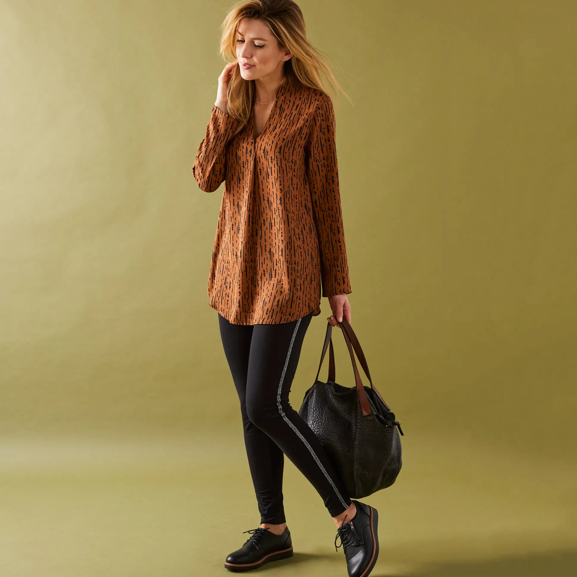 Bloes met grafische print en Tunesische hals, crêpe