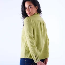 Bloes met knoopsluiting en macramé, katoengaas