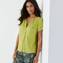 Bloes met knoopsluiting in effen viscose, korte mouwen