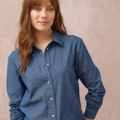 Bloes met knoopsluiting in lichte jeans