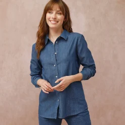 Bloes met knoopsluiting in lichte jeans