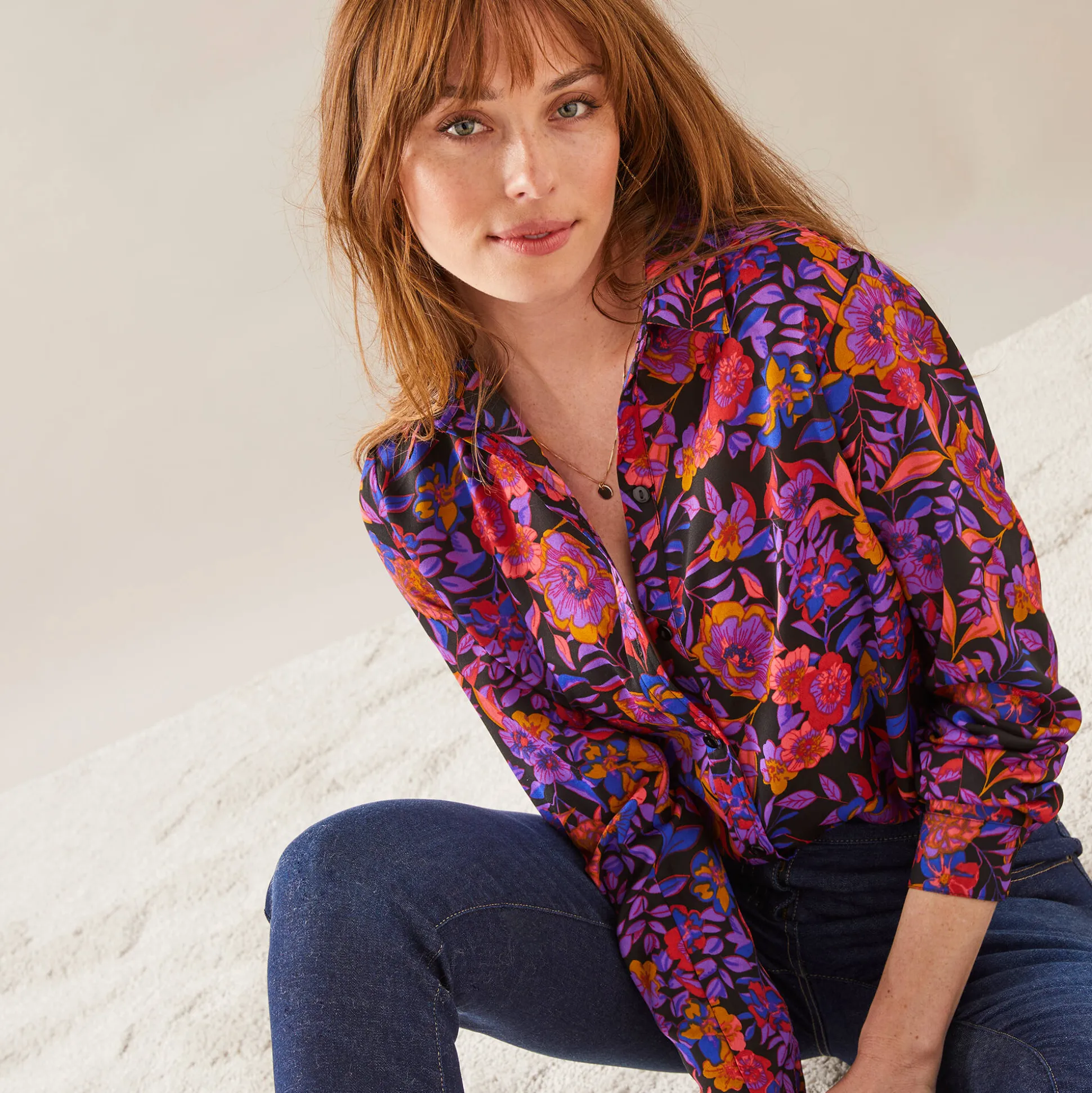 Bloes met knoopsluiting met bloemenprint, gerecycleerd polyester(**)