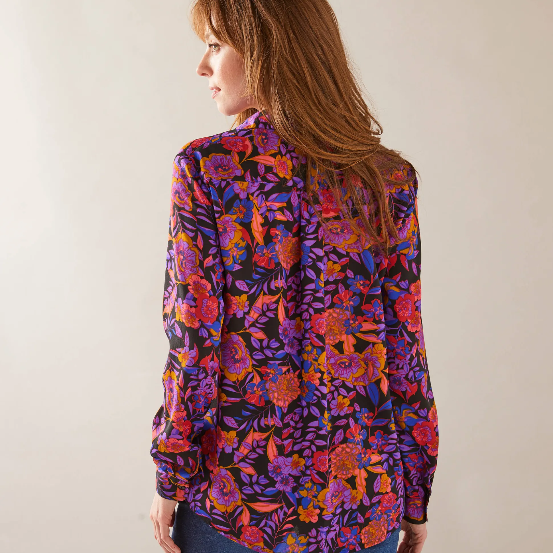 Bloes met knoopsluiting met bloemenprint, gerecycleerd polyester(**)