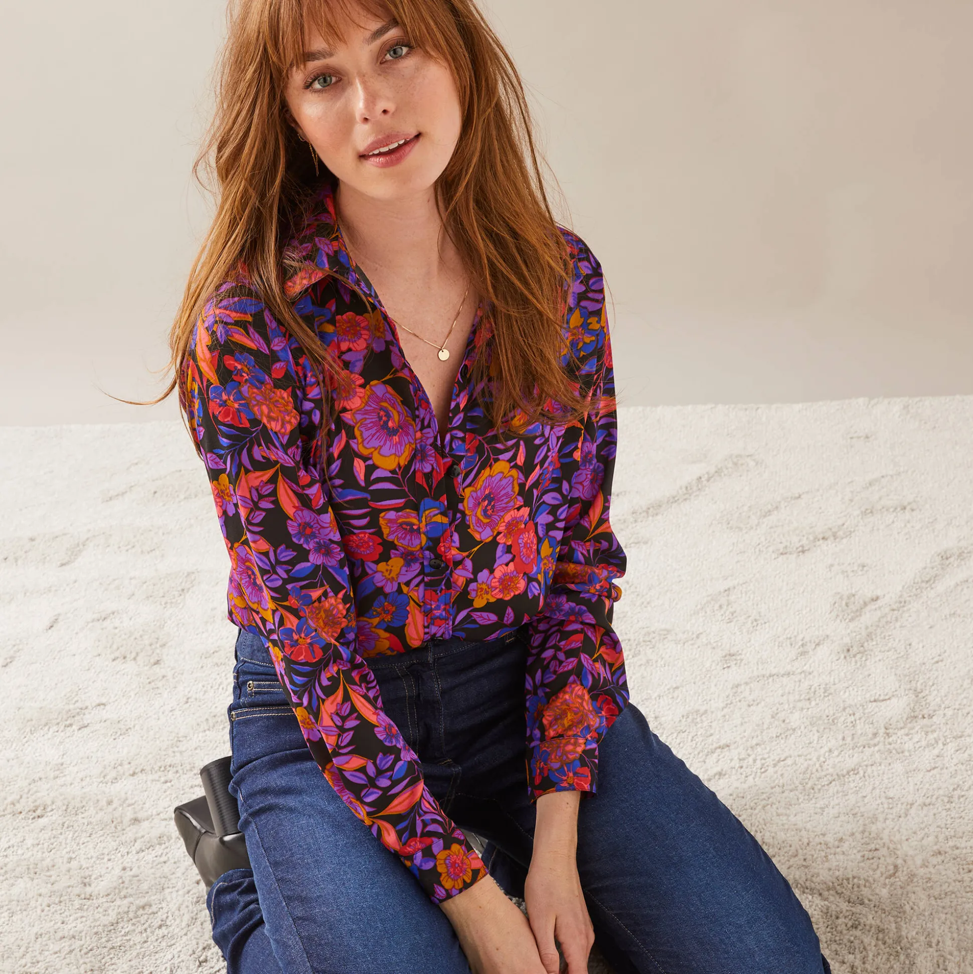 Bloes met knoopsluiting met bloemenprint, gerecycleerd polyester(**)
