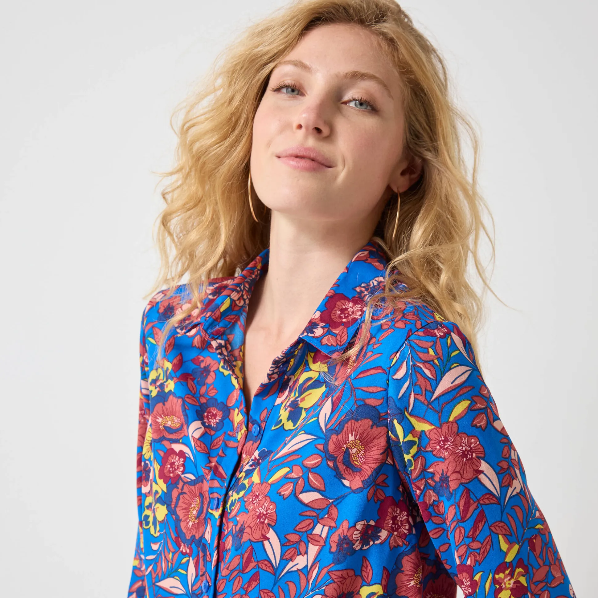 Bloes met knoopsluiting met bloemenprint, gerecycleerd polyester(**)
