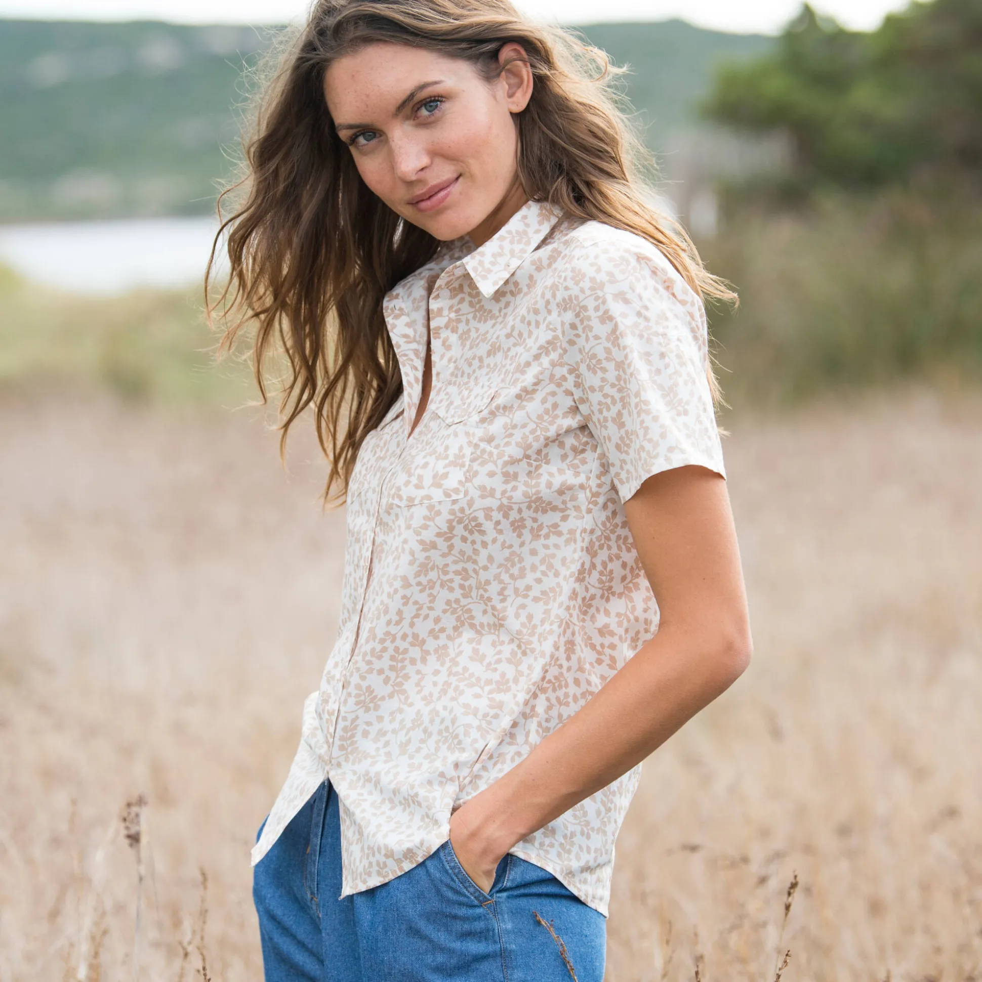 Bloes met korte mouwen en tweekleurige print