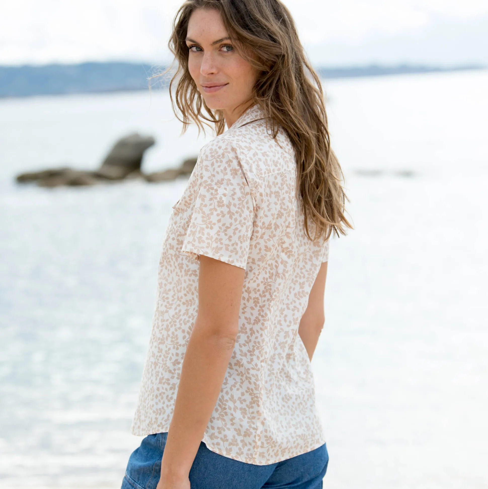 Bloes met korte mouwen en tweekleurige print