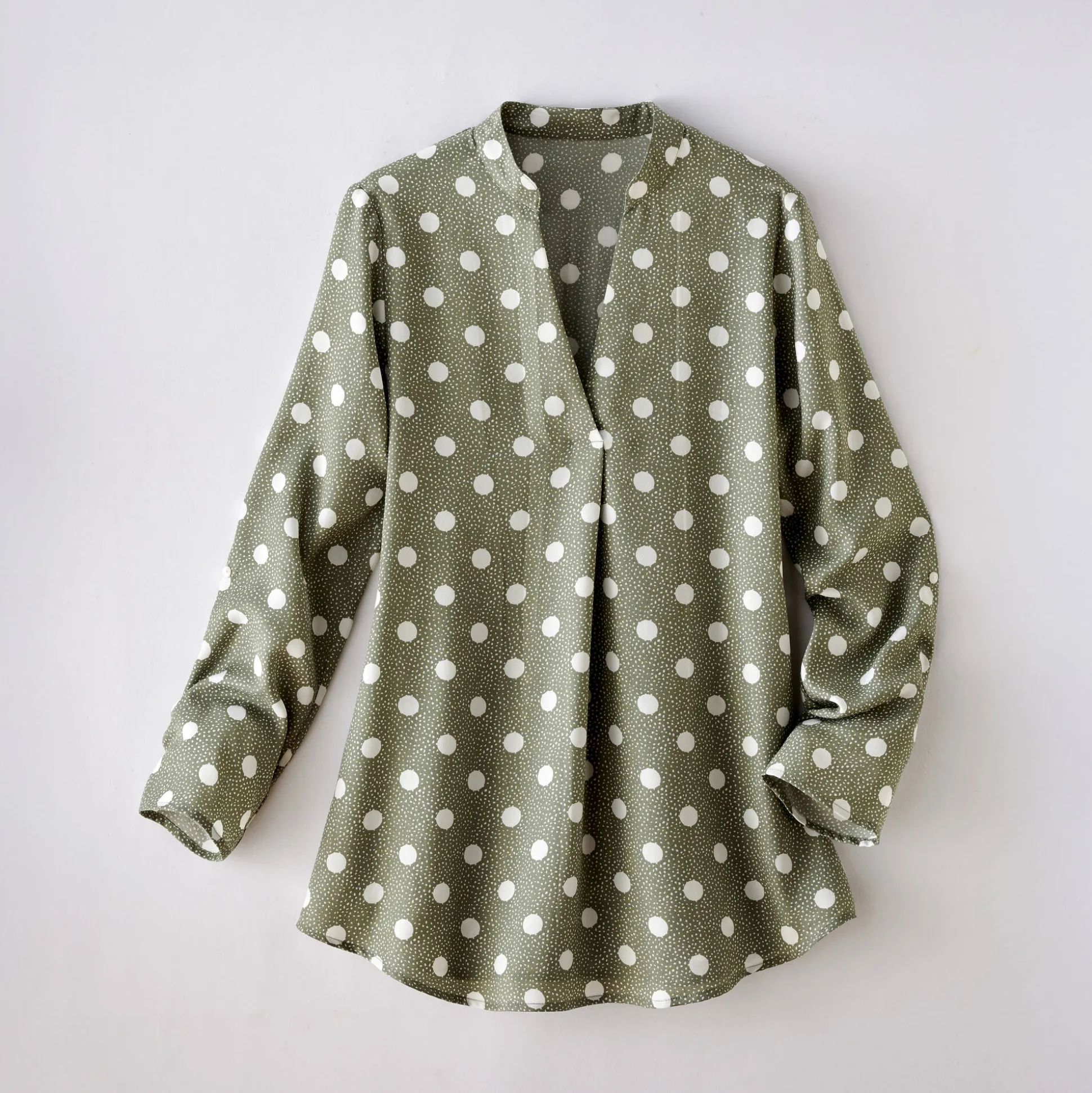 Bloes met stippenprint en Tunesische hals, crêpe