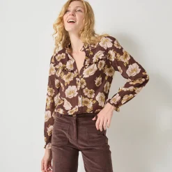Bloes met strookjes en bloemenprint, crepon