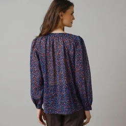 Bloes met Tunesische hals en dierenhuidprint, lange mouwen