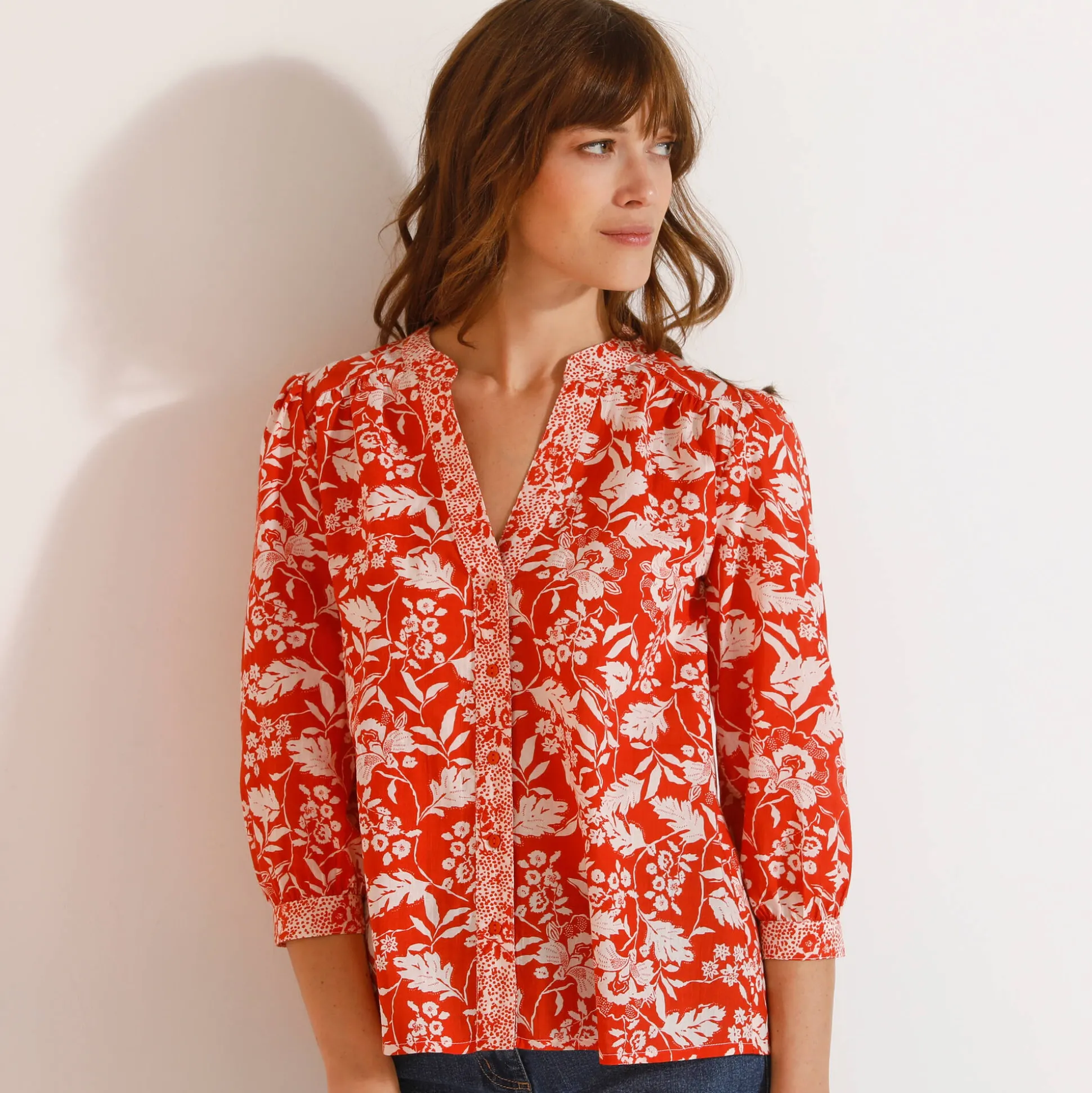 Bloes met Tunesische hals en 3/4-mouwen, tweekleurige print