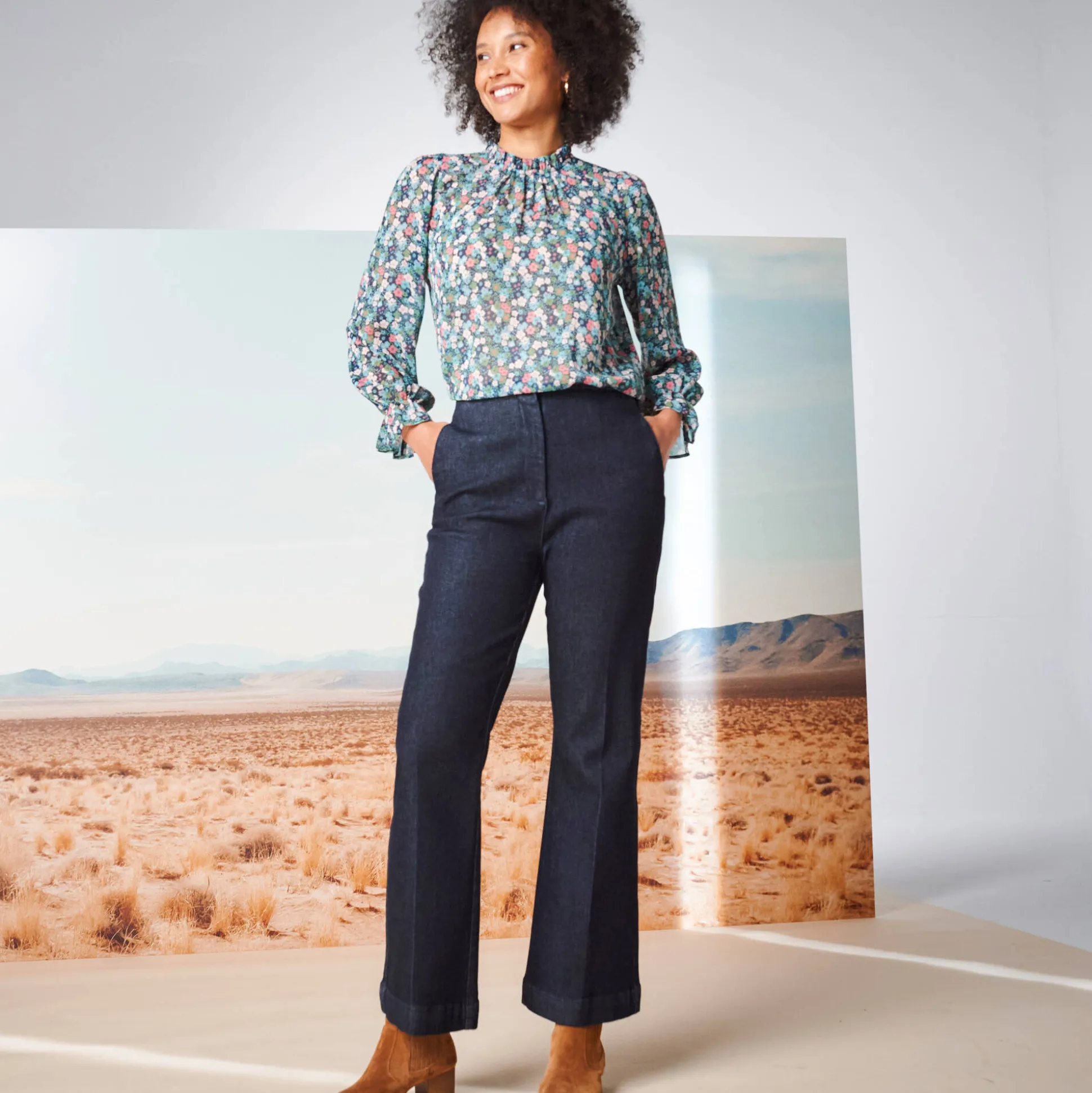 Bloes met Victoriaanse kraag, voile met bloemenprint