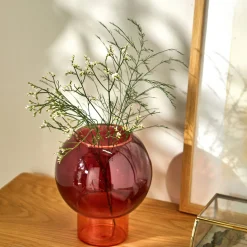Bolvormige vaas in gekleurd glas, 17 cm hoog