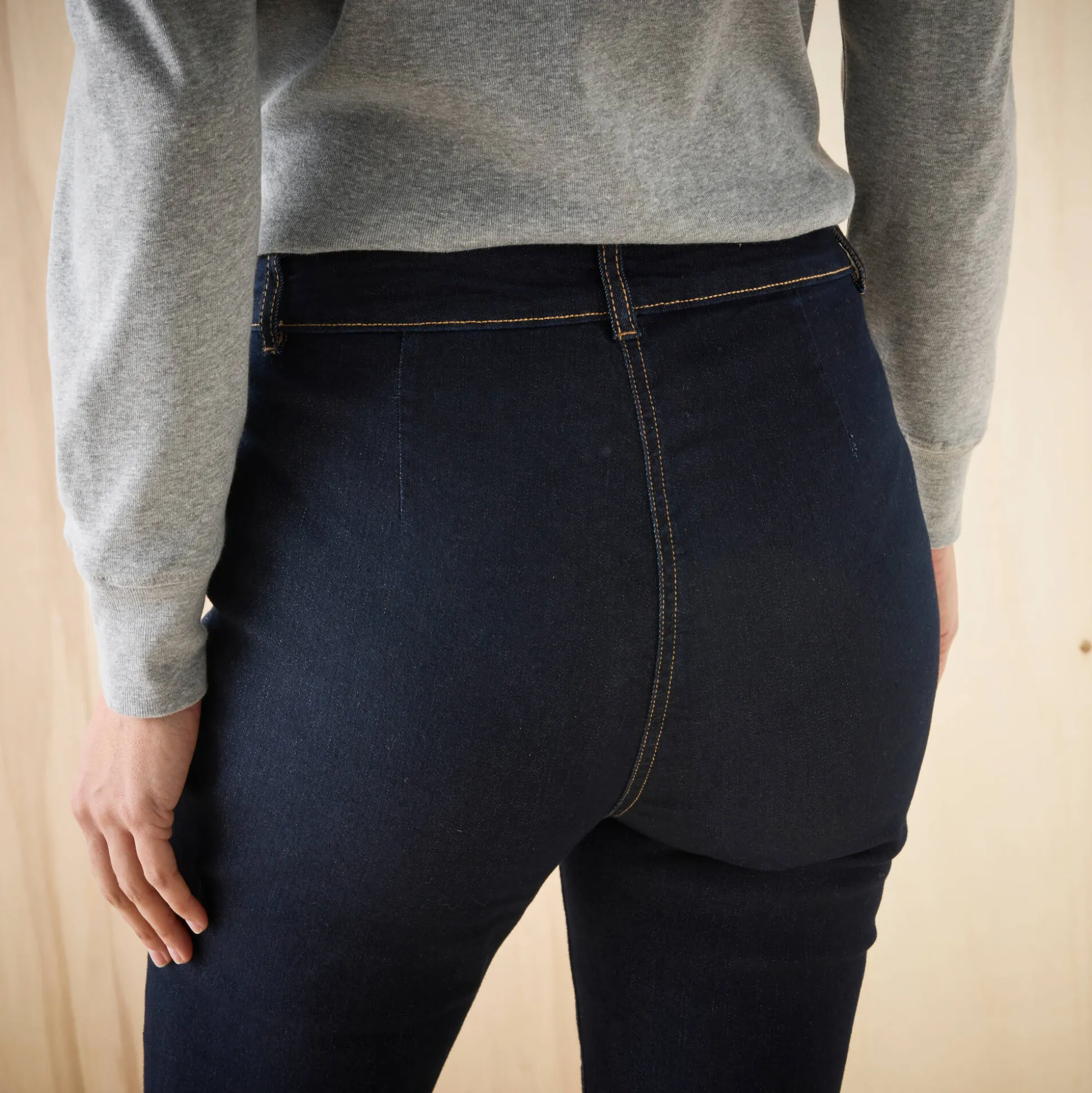 Bootcut jeans, opgestikte zakken