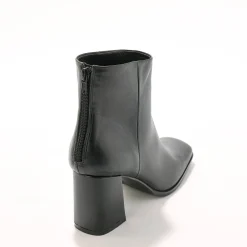 Boots met hak en vierkante neus
