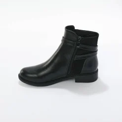 Boots met rits, riempjes en fantasiegespen