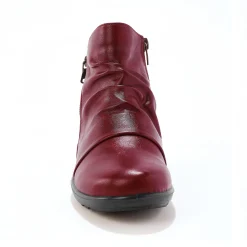 Boots met sleehak en rits, getextureerd effect achter