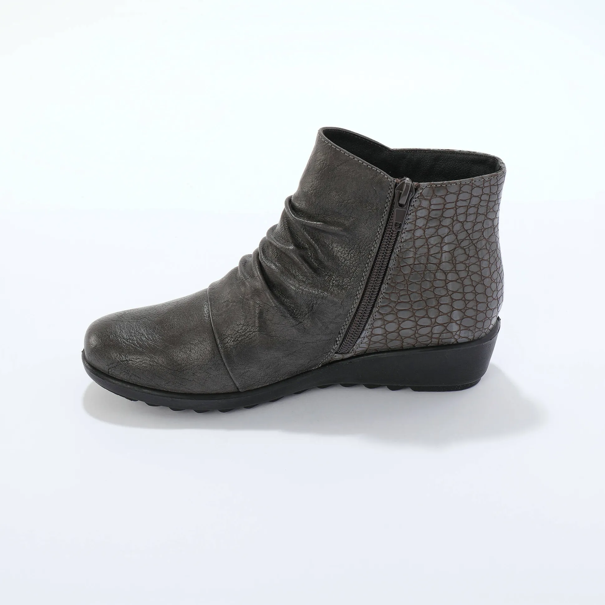 Boots met sleehak en rits, getextureerd effect achter