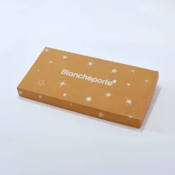 Box met 4 katoenen servetten, geborduurd