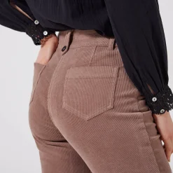Broek in ribvelours met recht model