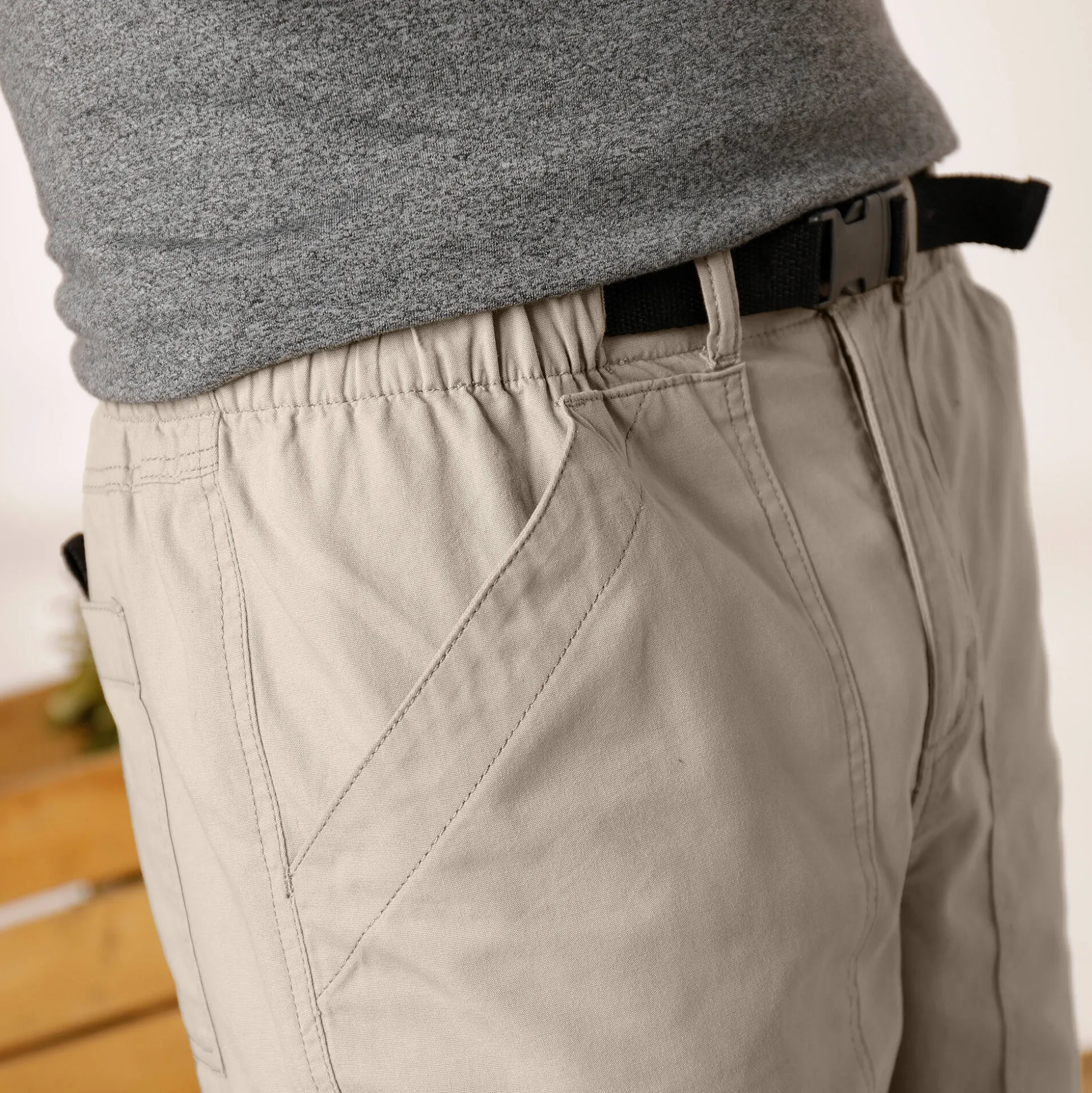 Broek met 3/4-elastische tailleband + bijpassende ceintuur