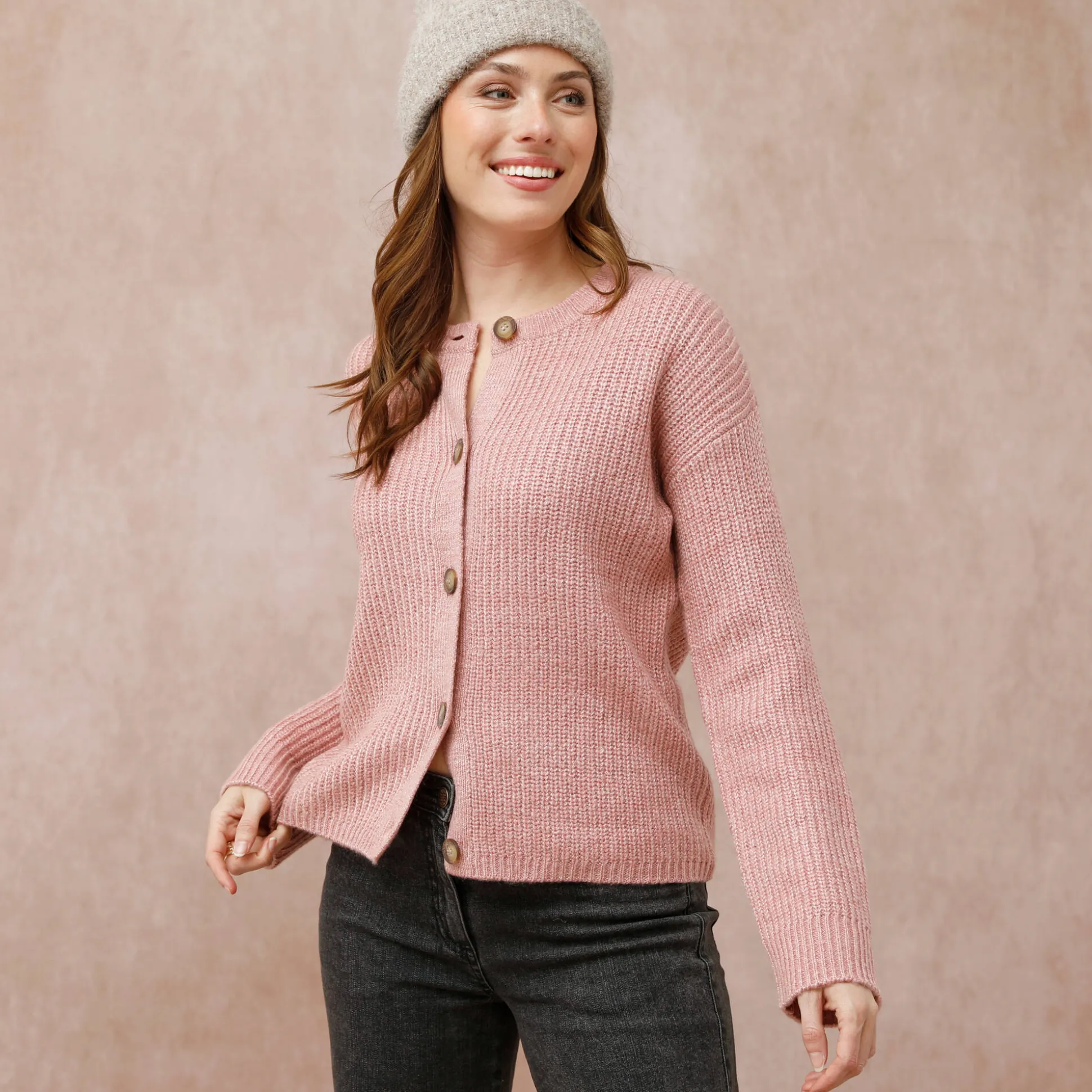 Cardigan in patenttricot met knoopsluiting en lange mouwen