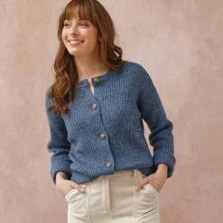 Cardigan in patenttricot met knoopsluiting en lange mouwen