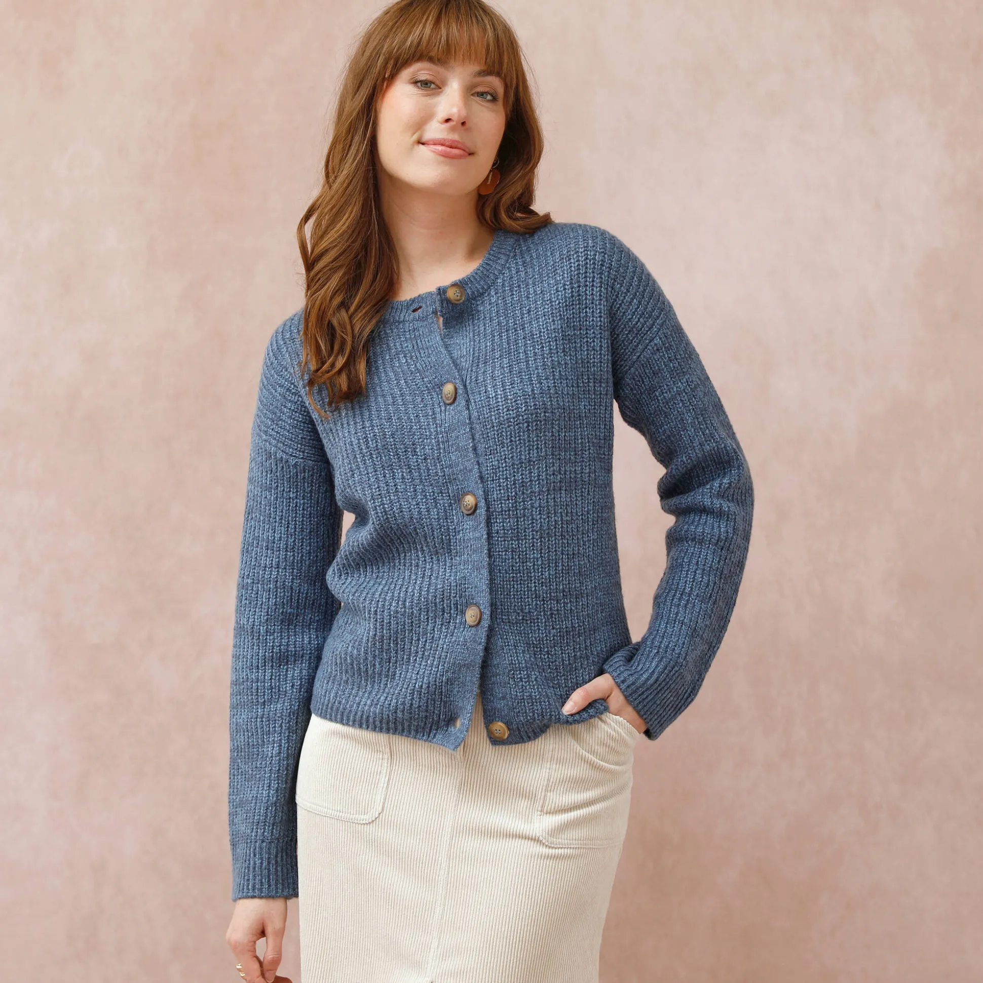 Cardigan in patenttricot met knoopsluiting en lange mouwen