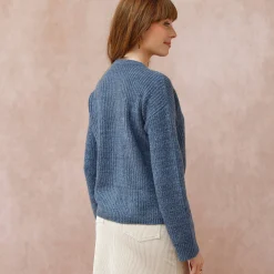 Cardigan in patenttricot met knoopsluiting en lange mouwen