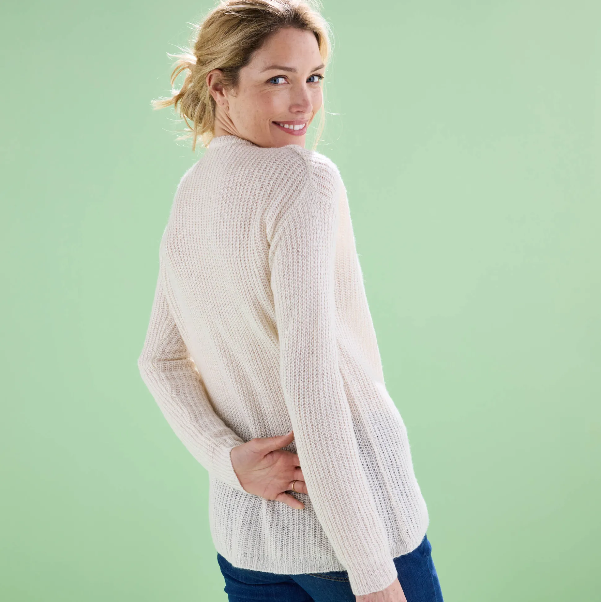 Cardigan met parelknopen en mohairtouch