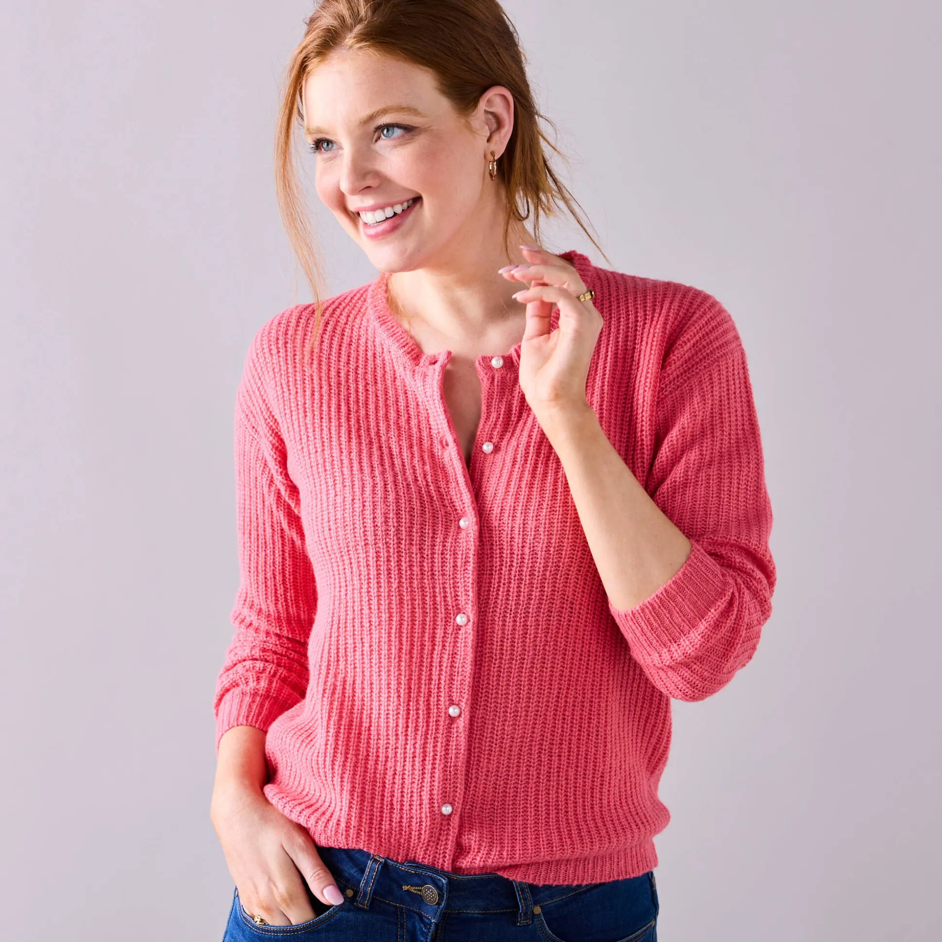 Cardigan met parelknopen en mohairtouch