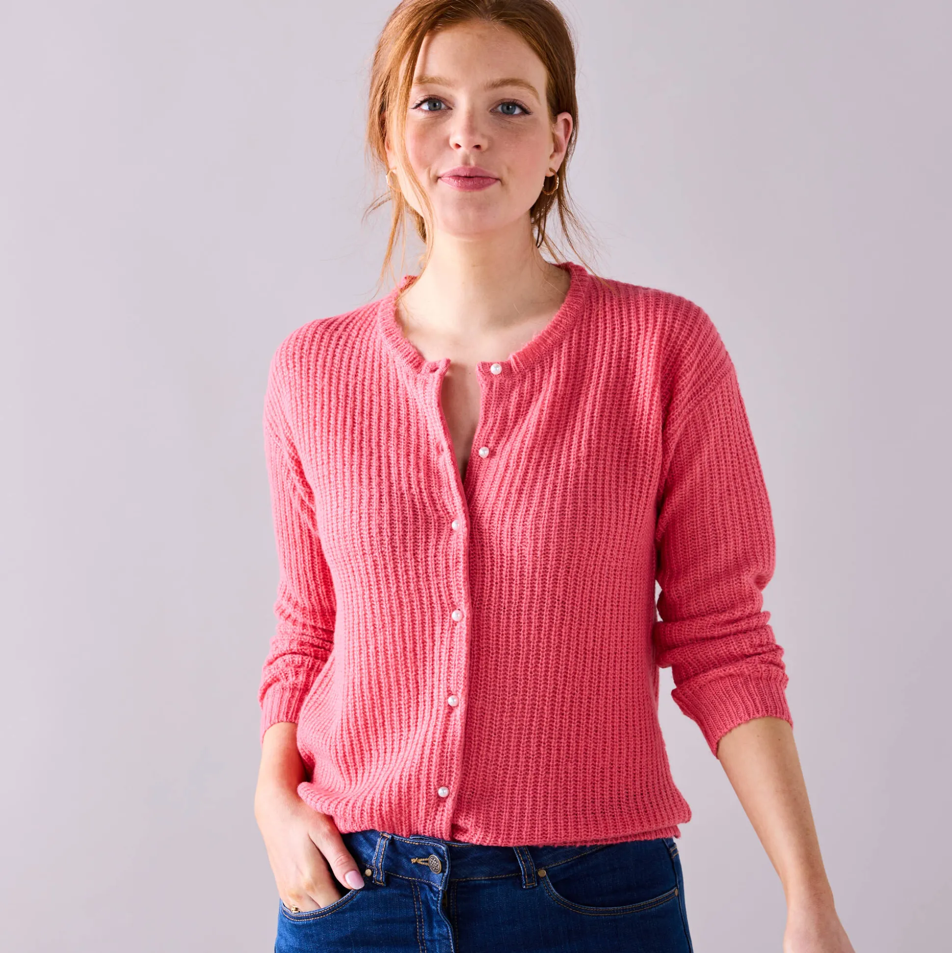 Cardigan met parelknopen en mohairtouch