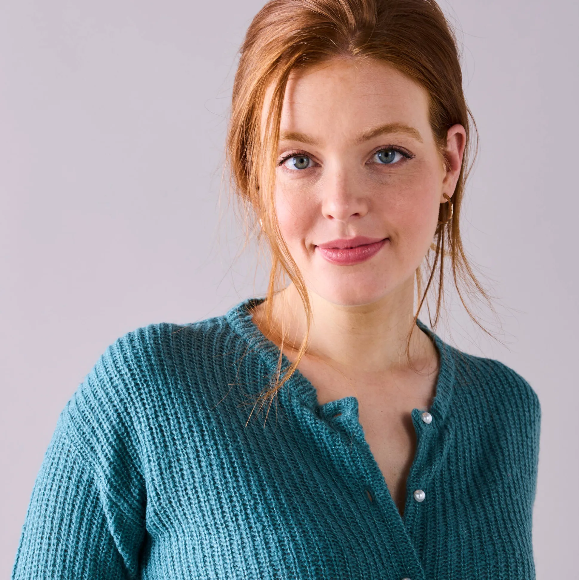 Cardigan met parelknopen en mohairtouch