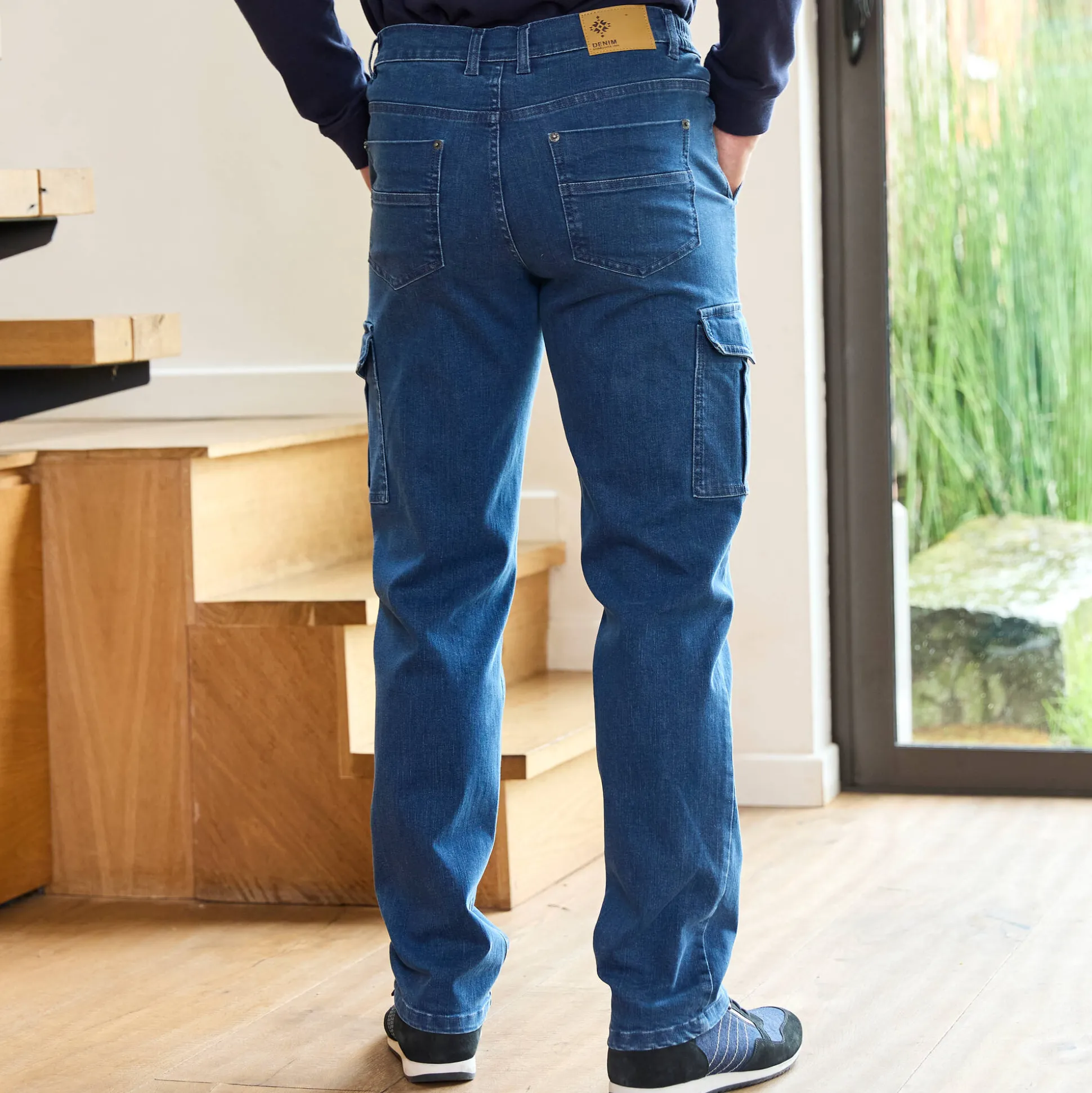 Cargojeans met elastische tailleband opzij