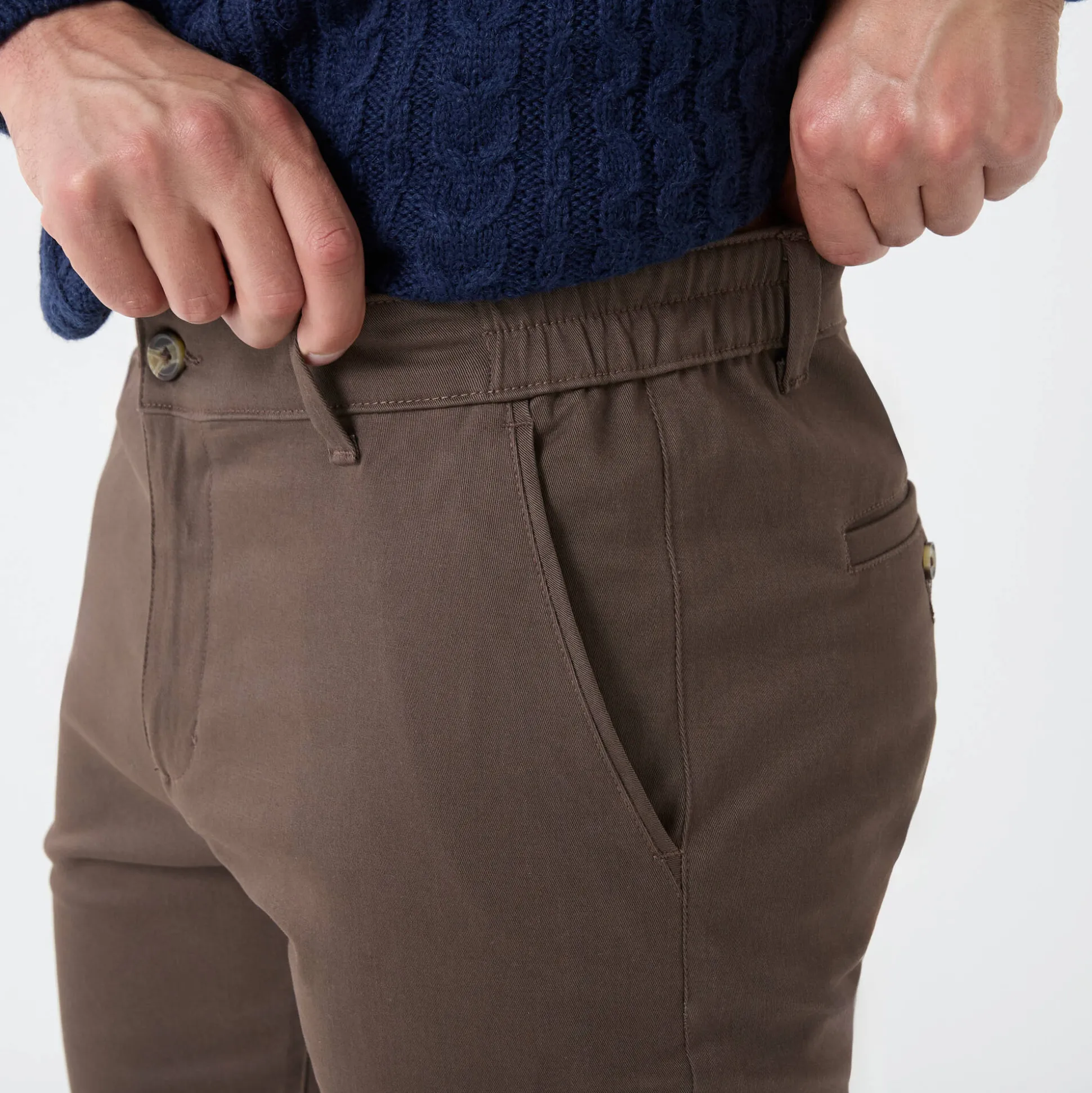 Chino broek met elastische tailleband opzij