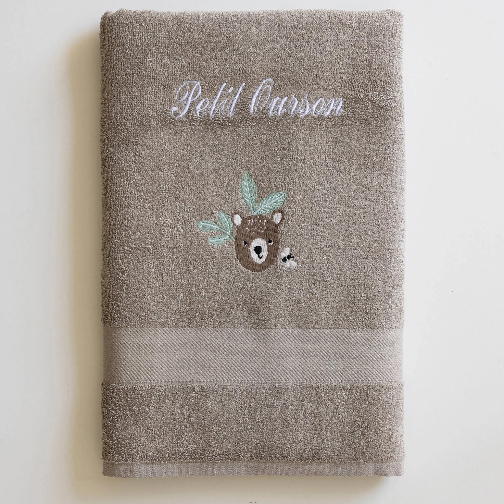 Collectie in badstof voor kids met beertjesbordursel, gepersonaliseerd