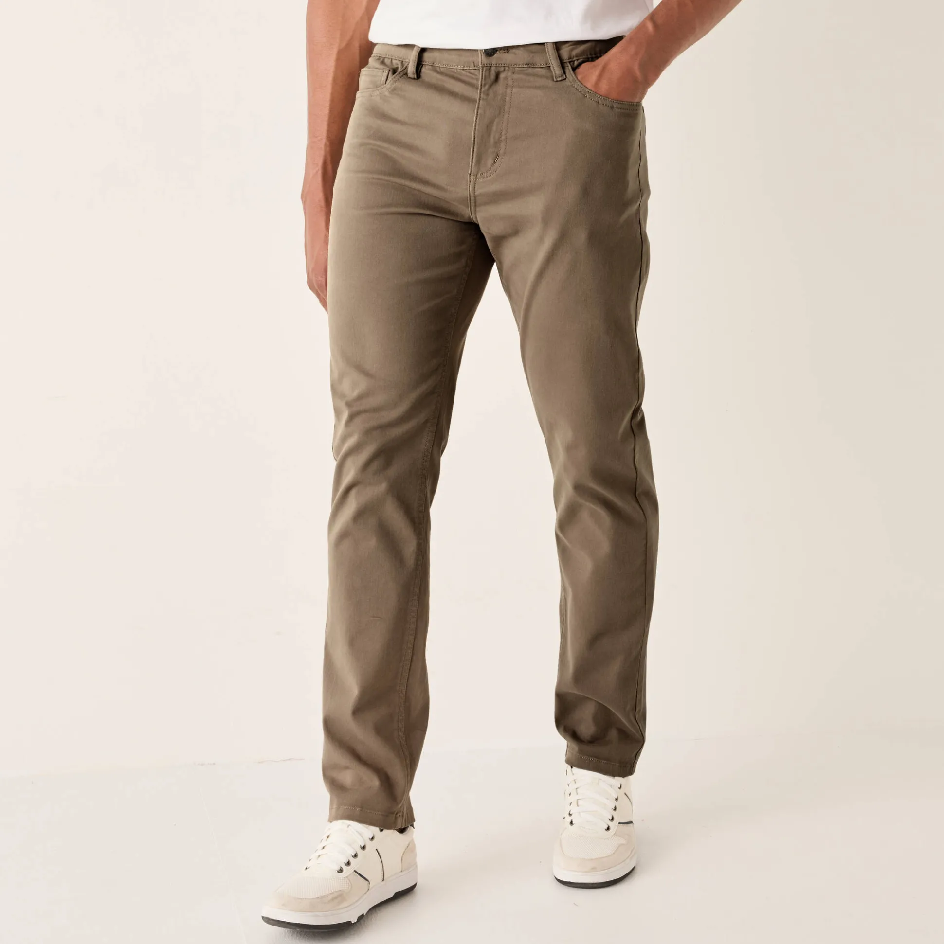 Comfortabele broek met 5 zakken en elastische tailleband, in gabardine - L32