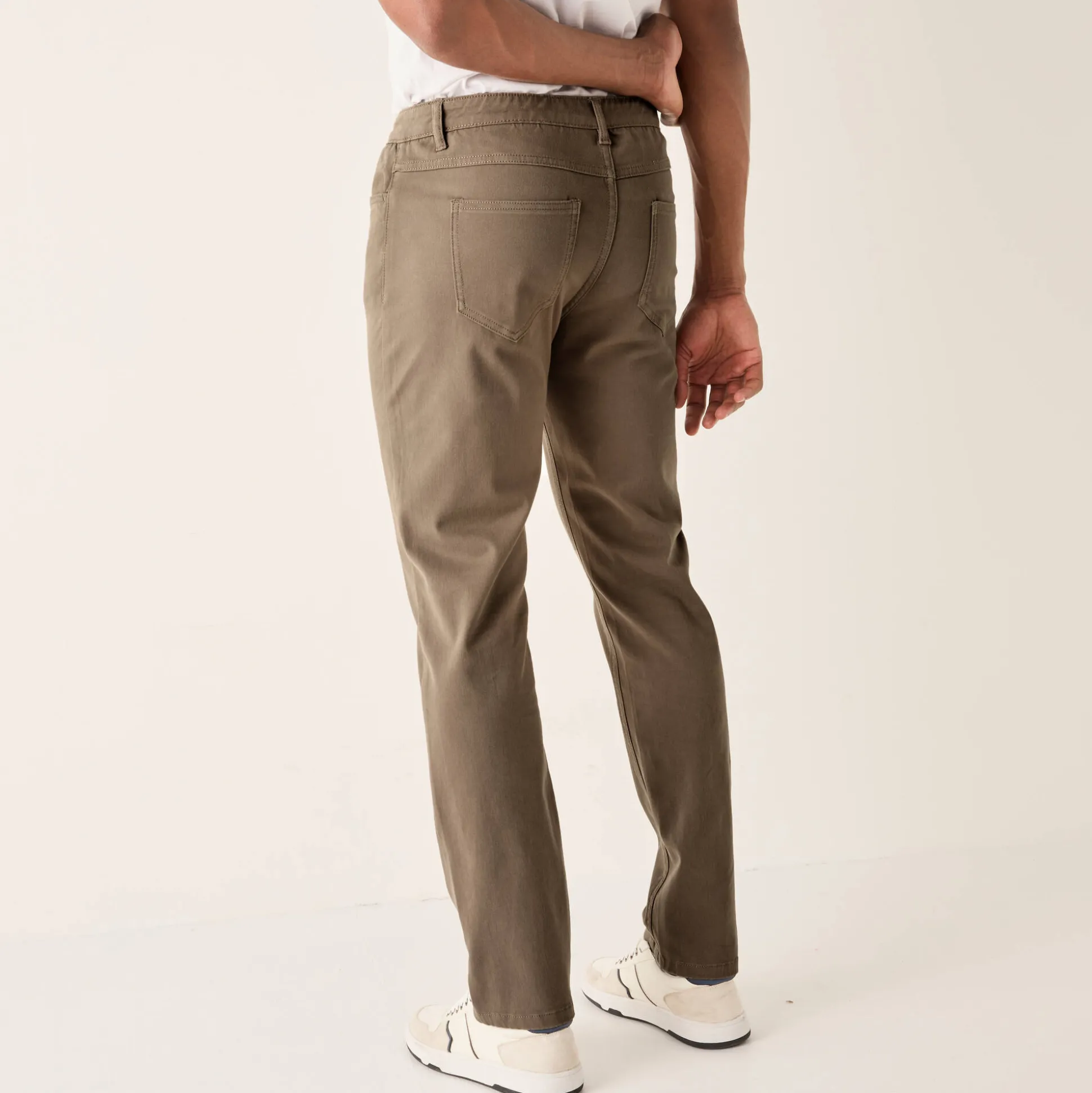 Comfortabele broek met 5 zakken en elastische tailleband, in gabardine - L32