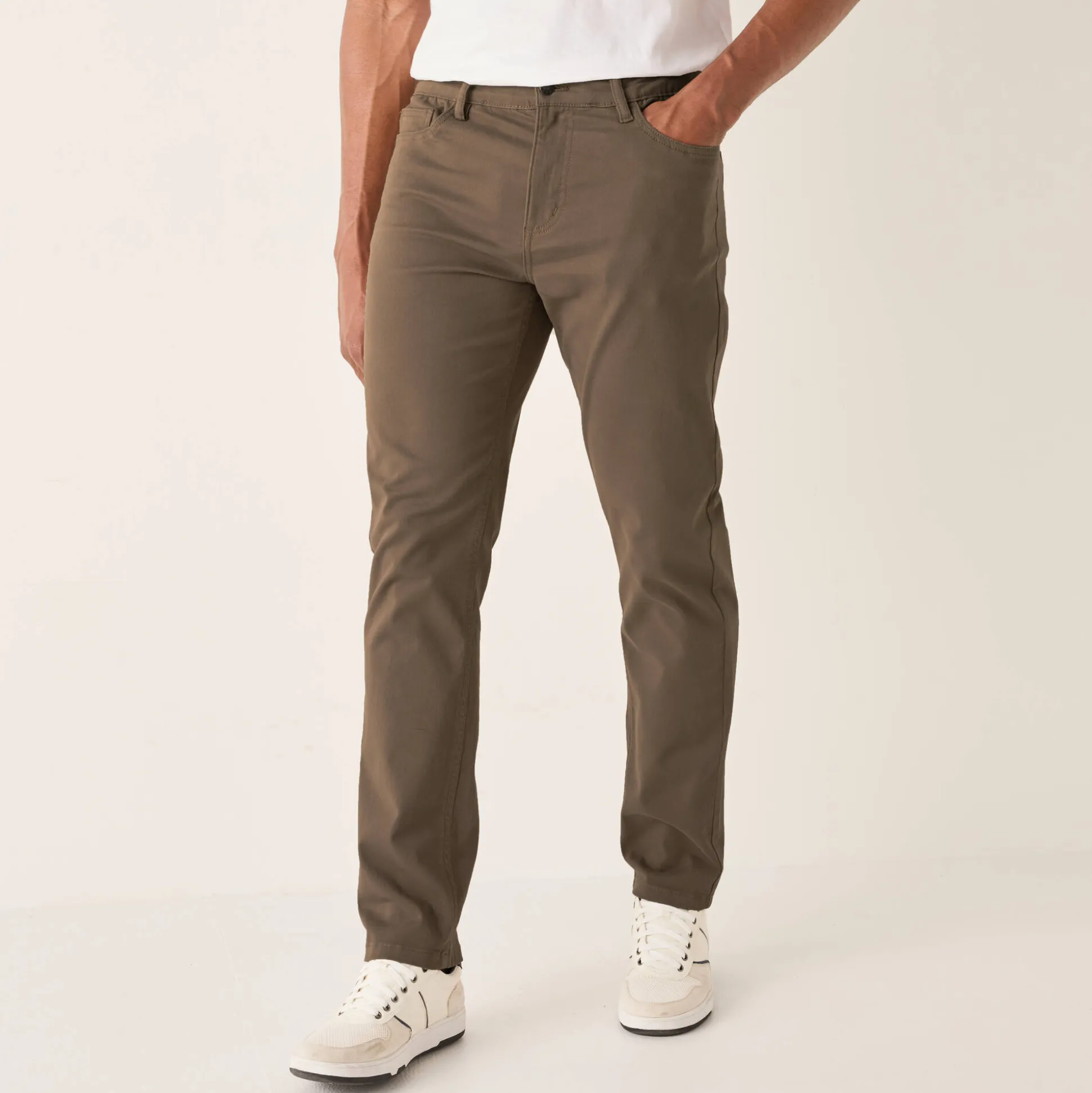 Comfortabele broek met 5 zakken en elastische tailleband, in gabardine - L30